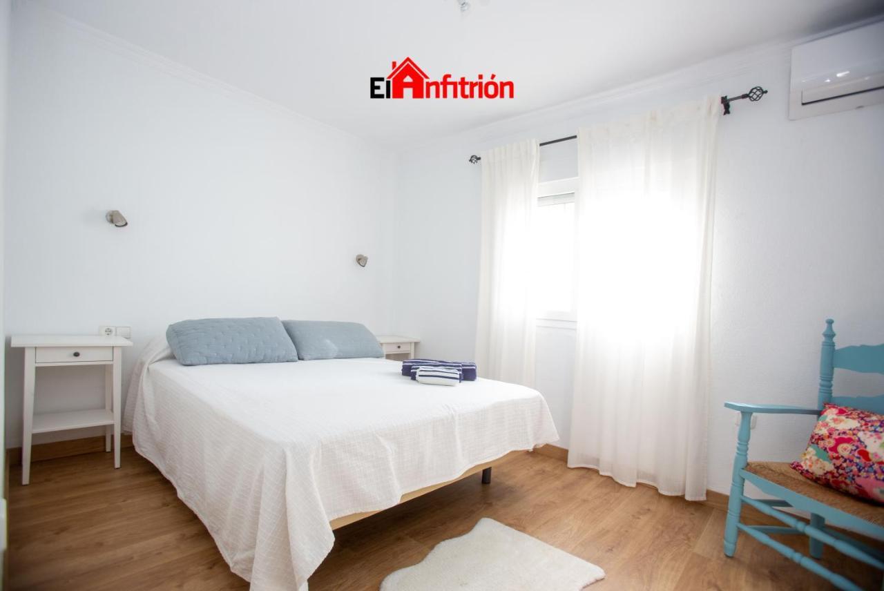 El Anfitrion - La Comoda